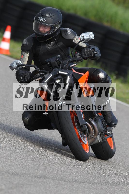 Archiv-2025/10 23.04.2025 Cornu Master School ADR/gruen-vert/2